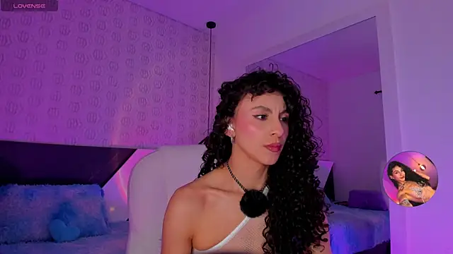 MiissCharlotte online show from 12/18/25, 05:01