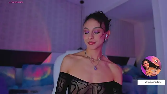 MiissCharlotte online show from 10/31/25, 01:57