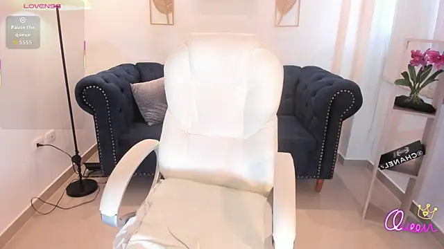 Snapshot of Aida_adams chatting on 02/25/26, 12:38 Aida adams online show from 02/25/26, 12:38