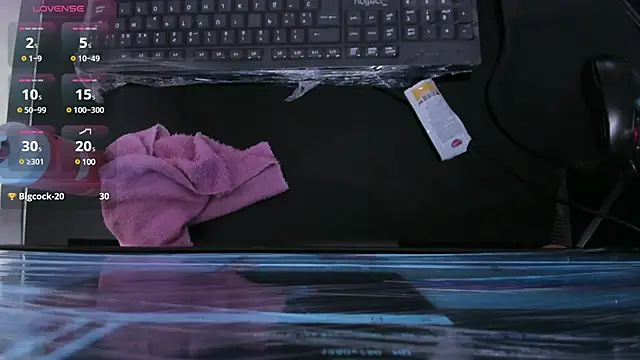 Snapshot of Aida_adams chatting on 03/18/25, 11:20 Aida adams online show from 03/18/25, 11:20