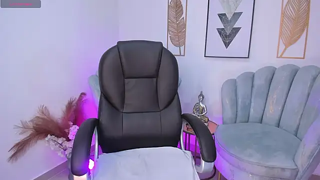 Aida adams online show from 03/08/26, 12:08