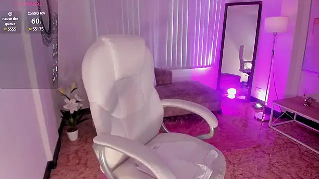 Snapshot of Aida_adams chatting on 03/16/25, 07:38 Aida adams online show from 03/16/25, 07:38