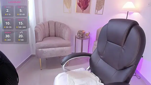 Snapshot of Aida_adams chatting on 11/15/25, 05:39 Aida adams online show from 11/15/25, 05:39