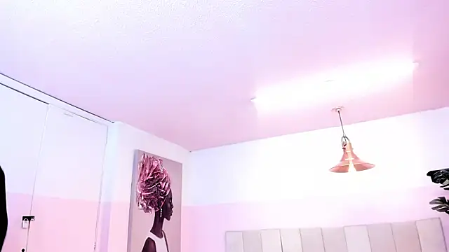 Red lady online show from 01/14/25, 06:56