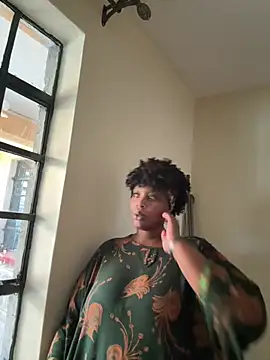 MsWhiteChocolatte online show from 04/18/26, 12:29