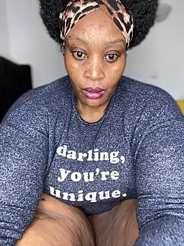 MsWhiteChocolatte online show from 04/03/26, 05:08