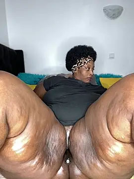 MsWhiteChocolatte online show from 04/02/26, 05:30