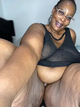 Snapshot of MsWhiteChocolatte chatting on 02/20/26, 06:54 MsWhiteChocolatte online show from 02/20/26, 06:54