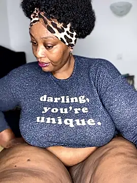 MsWhiteChocolatte online show from 03/27/26, 05:25