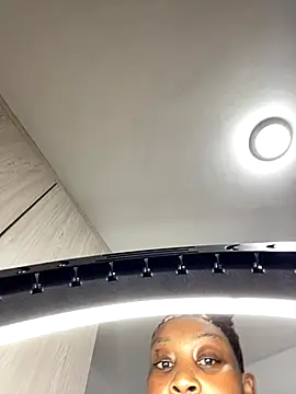 MsWhiteChocolatte online show from 11/16/25, 09:36