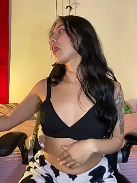 Steph x online show from 04/18/26, 01:41