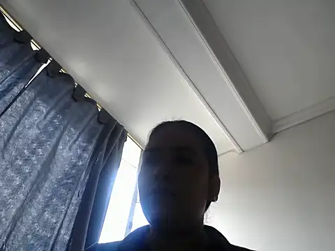 Laura martin  online show from 12/22/25, 03:34