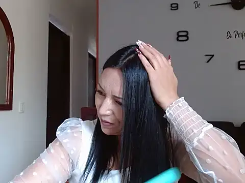 Laura martin  online show from 02/28/25, 02:20