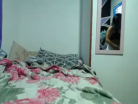 Laura martin  online show from 11/10/25, 07:02