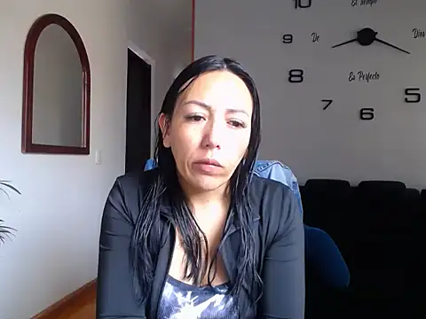 Laura martin  online show from 02/25/26, 01:22