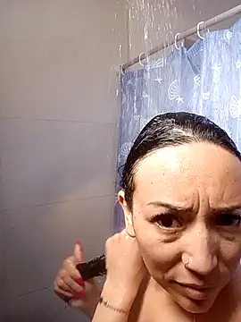 Laura martin  online show from 10/08/25, 03:57