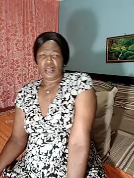 Snapshot of TALLNSEXY48 chatting on 11/29/25, 12:55 TALLNSEXY48 online show from 11/29/25, 12:55