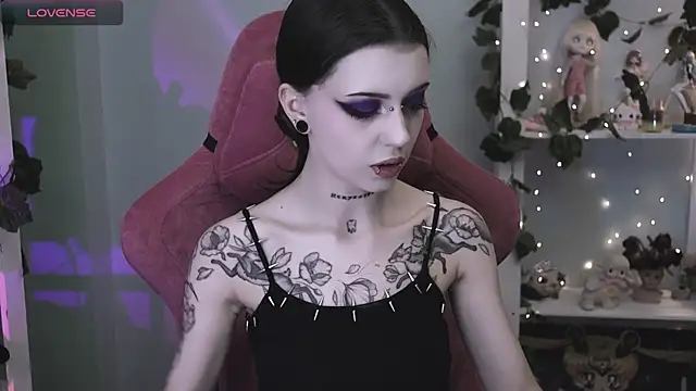 Snapshot of prettybones chatting on 06/22/26, 09:45 prettybones online show from 06/22/26, 09:45