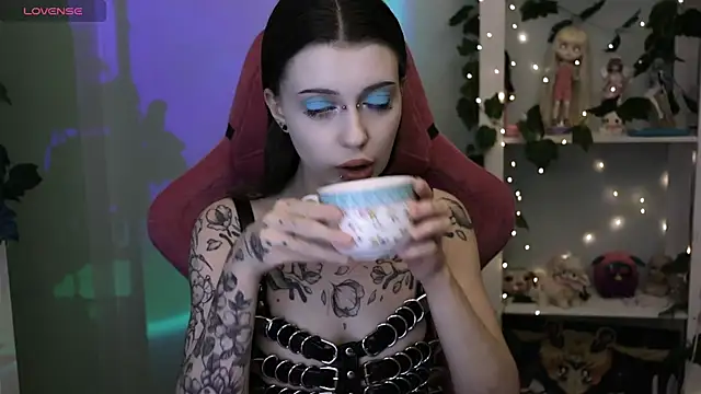 prettybones online show from 01/12/26, 07:42