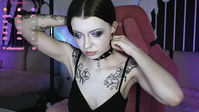 Snapshot of prettybones chatting on 01/31/25, 01:54 prettybones online show from 01/31/25, 01:54