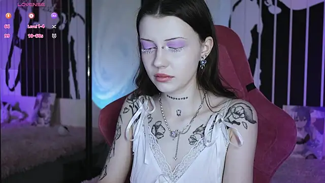 Snapshot of prettybones chatting on 02/25/25, 10:09 prettybones online show from 02/25/25, 10:09