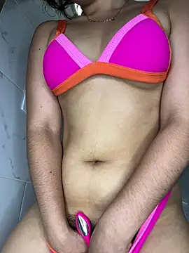 Juanelopez1 online show from 04/05/26, 09:32