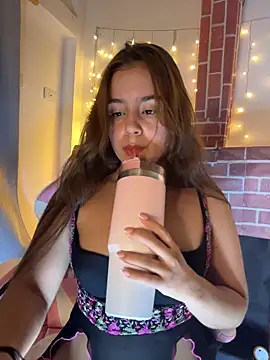 Juanelopez1 online show from 06/19/26, 03:34