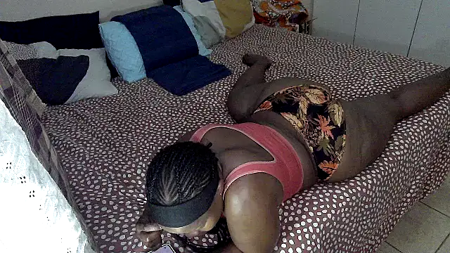 curvybigAssxx online show from 04/05/26, 06:03