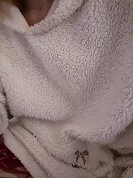 Snapshot of SexyErola27 chatting on 03/27/26, 06:42 SexyErola27 online show from 03/27/26, 06:42