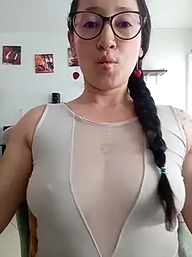 emilypoppy3 online show from 03/04/26, 07:10