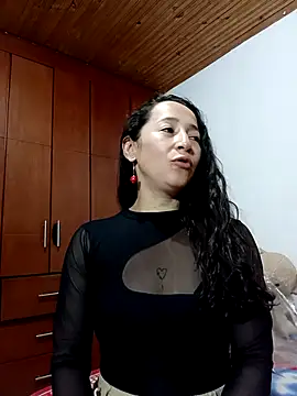 emilypoppy3 online show from 10/25/25, 06:52