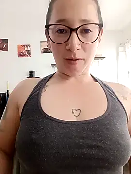 emilypoppy3 online show from 03/09/26, 08:34