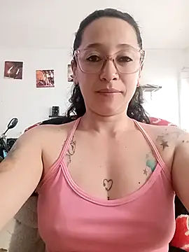 emilypoppy3 online show from 04/07/26, 09:49