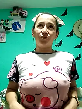 emilypoppy3 online show from 02/17/25, 10:05