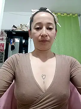 emilypoppy3 online show from 02/05/26, 08:37