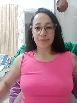 Snapshot of emilypoppy3 chatting on 05/28/26, 10:15 emilypoppy3 online show from 05/28/26, 10:15