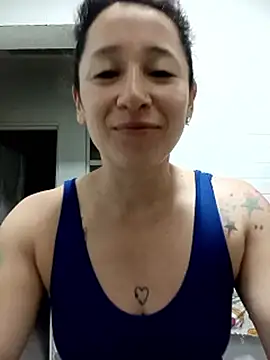 Snapshot of emilypoppy3 chatting on 05/16/26, 12:20 emilypoppy3 online show from 05/16/26, 12:20