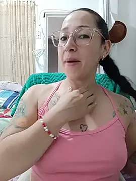 emilypoppy3 online show from 06/04/26, 07:29