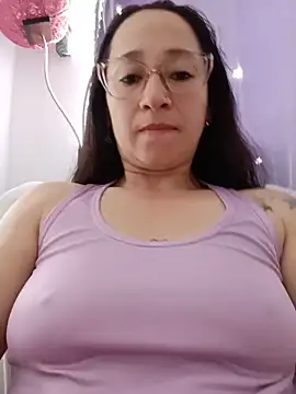emilypoppy3 online show from 06/18/26, 07:19