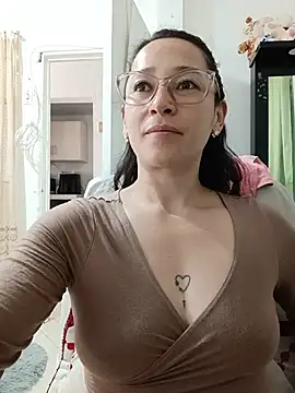 emilypoppy3 online show from 07/03/26, 07:09