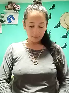 emilypoppy3 online show from 02/20/25, 03:08