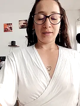 emilypoppy3 online show from 02/20/26, 07:16