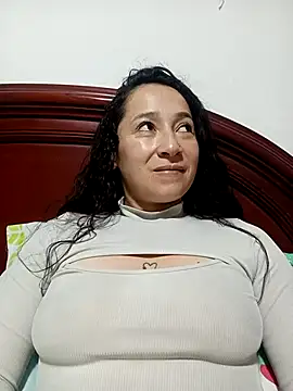 emilypoppy3 online show from 09/09/25, 01:27