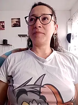 emilypoppy3 online show from 03/01/26, 01:00