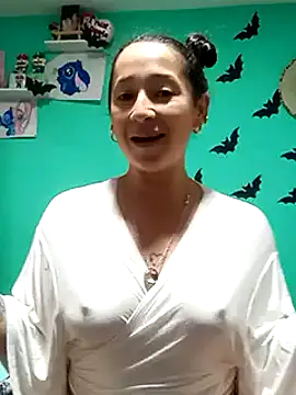 emilypoppy3 online show from 02/18/25, 03:41