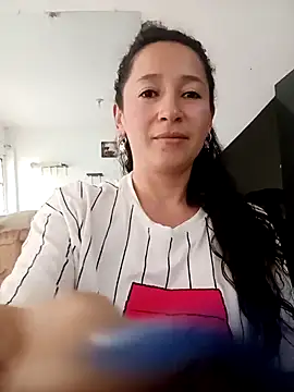 emilypoppy3 online show from 11/29/25, 09:04