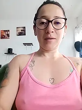 emilypoppy3 online show from 02/22/26, 12:51