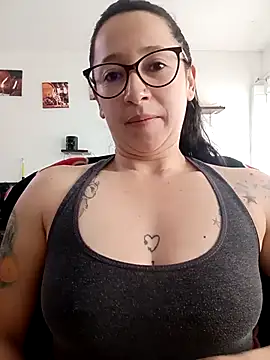 emilypoppy3 online show from 03/10/26, 08:46