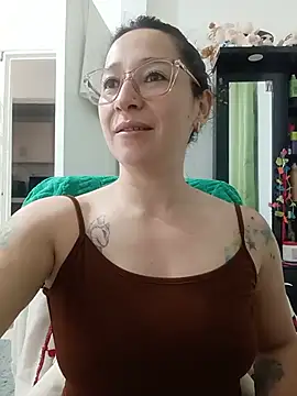 emilypoppy3 online show from 06/25/26, 06:13