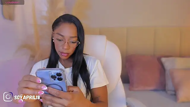 aprilebony  online show from 04/04/26, 10:55